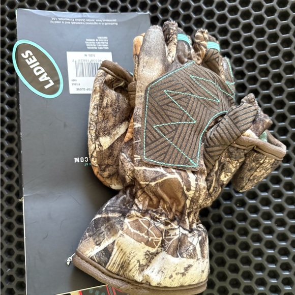 Realtree Accessories - Realtree Edge Ladies Pop-Top Gloves